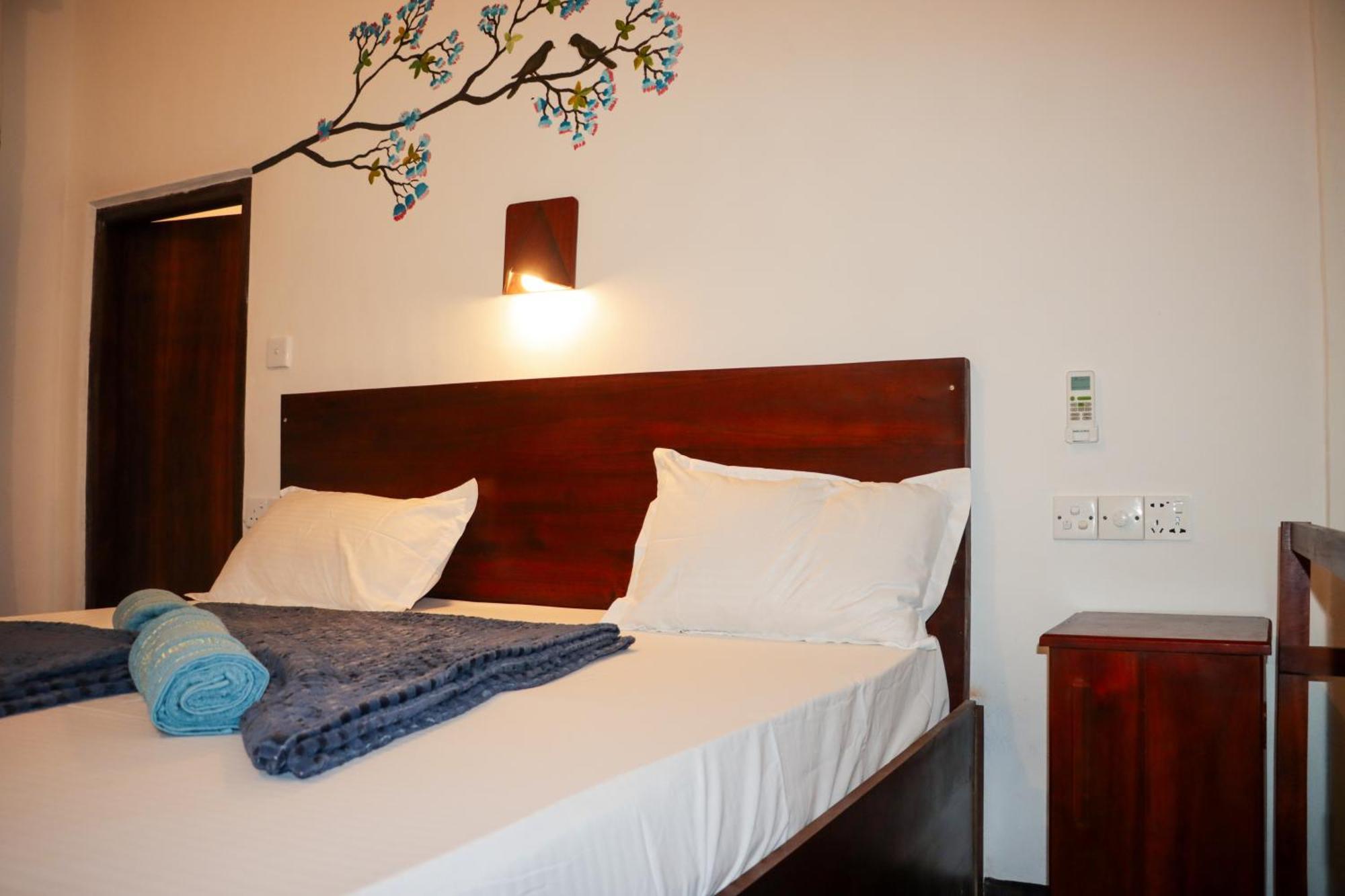 Surfers Park Arugambay Bed & Breakfast Arugam Kudah Eksteriør bilde