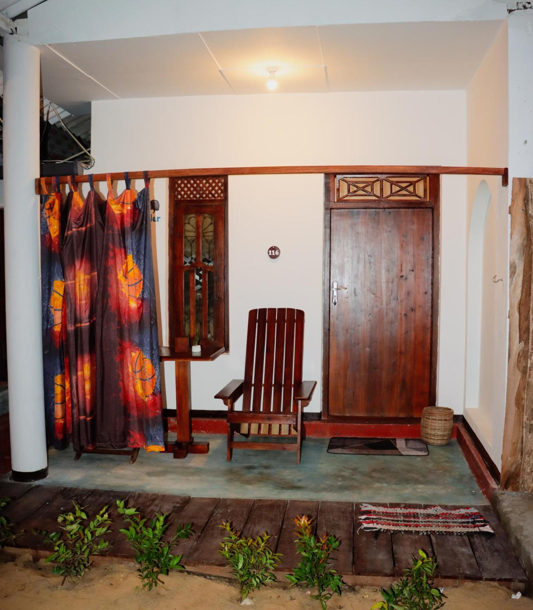 Surfers Park Arugambay Bed & Breakfast Arugam Kudah Eksteriør bilde