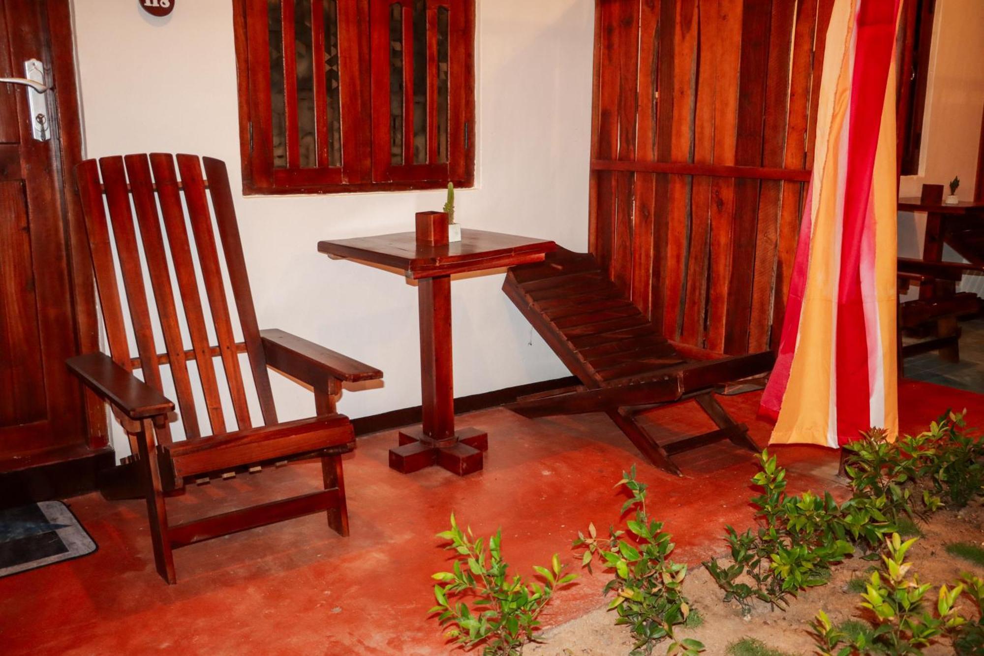 Surfers Park Arugambay Bed & Breakfast Arugam Kudah Eksteriør bilde