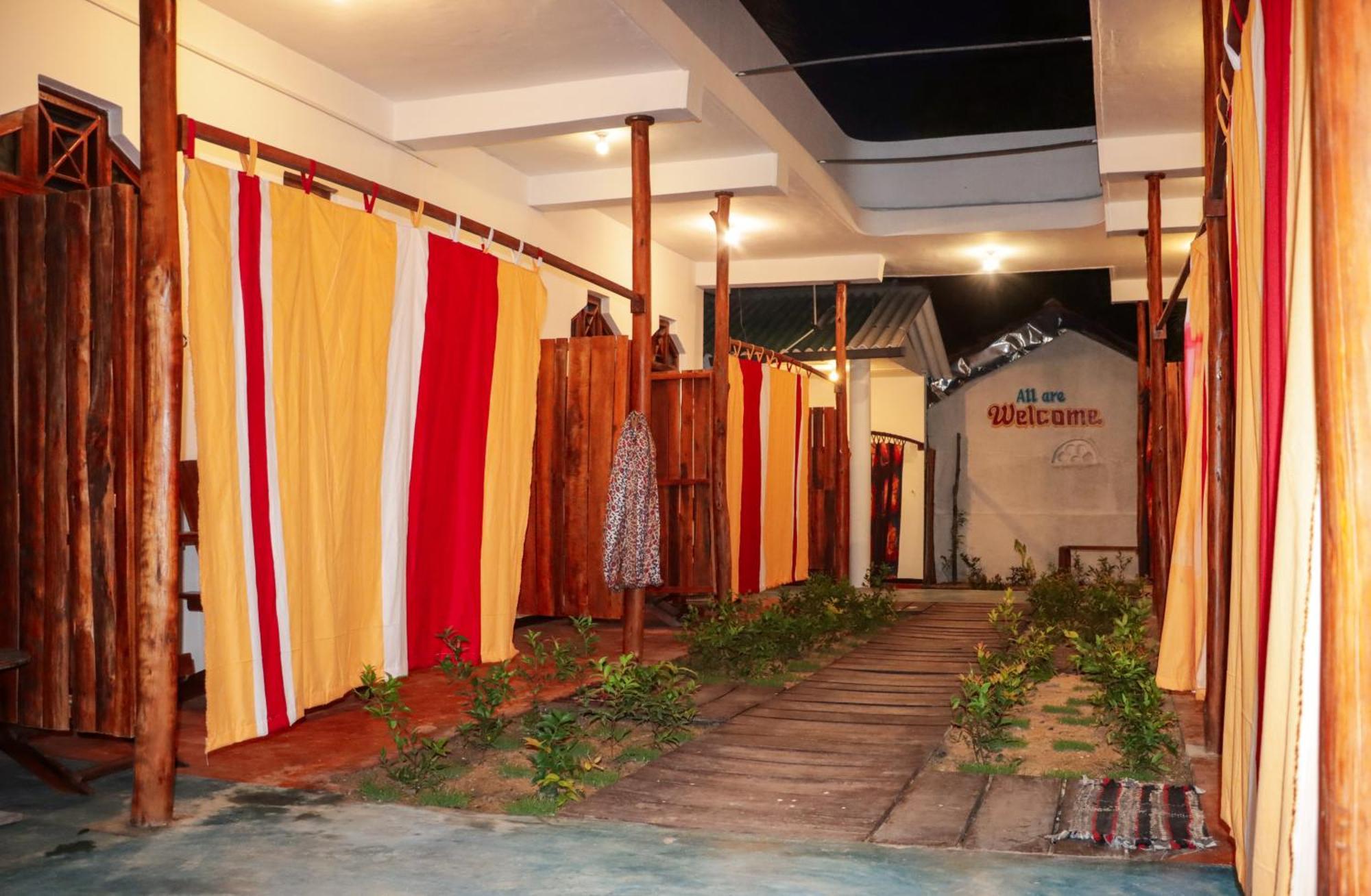 Surfers Park Arugambay Bed & Breakfast Arugam Kudah Eksteriør bilde